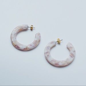 NWOT Madewell Marbled Resin Hoop Earrings Violet
